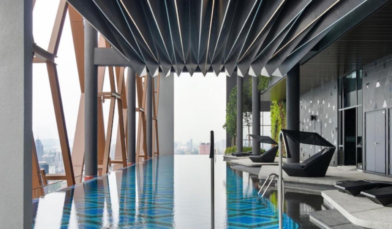 קואלה לומפור Scarletz Suites Klcc Twin Tower By Purple Orchid מראה חיצוני תמונה