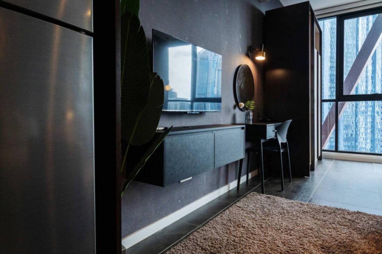 קואלה לומפור Scarletz Suites Klcc Twin Tower By Purple Orchid מראה חיצוני תמונה