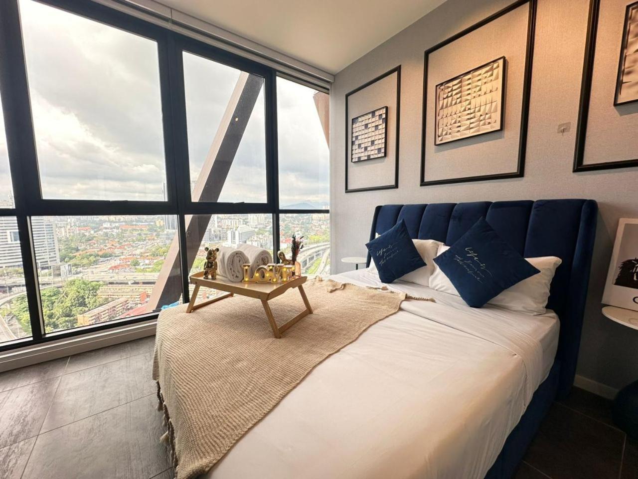 קואלה לומפור Scarletz Suites Klcc Twin Tower By Purple Orchid מראה חיצוני תמונה